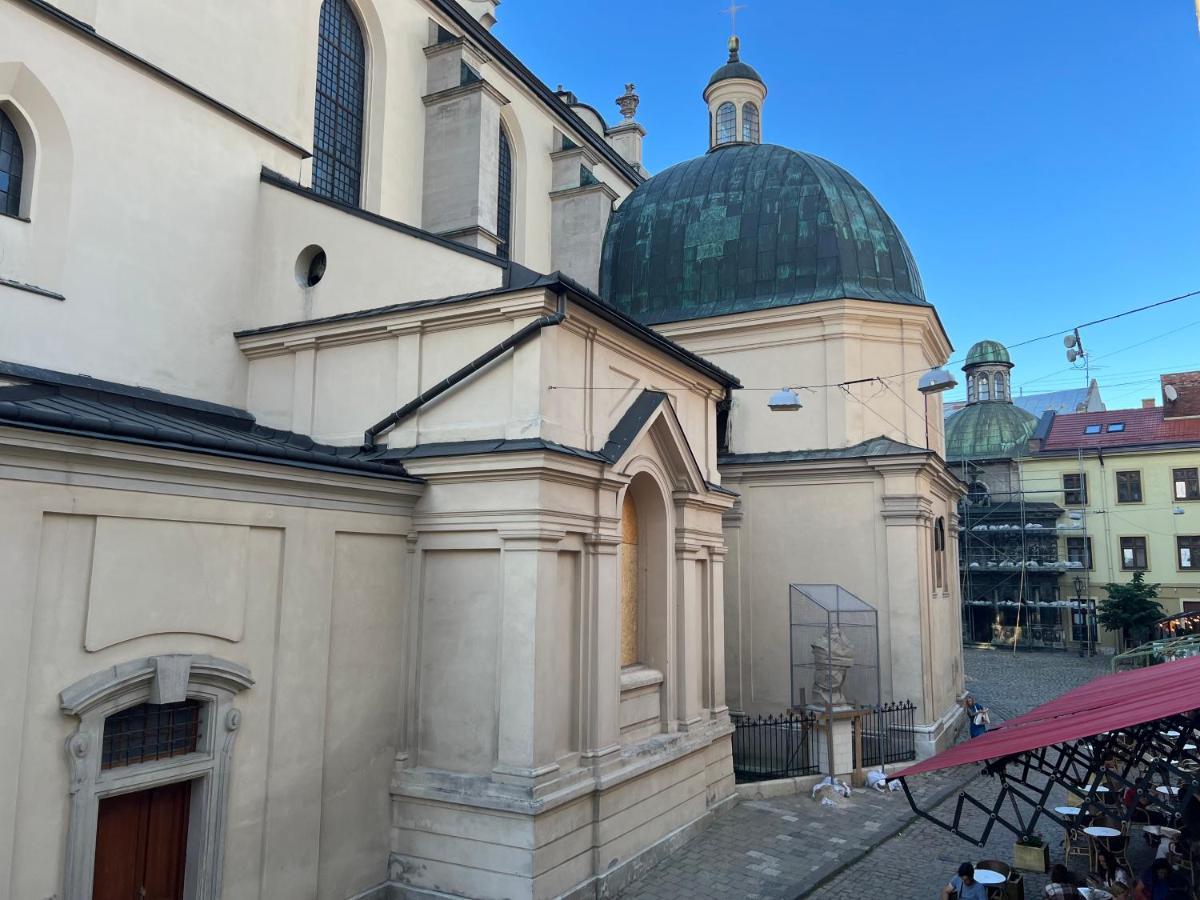 Apartments Lux In City Center Lviv Exterior photo